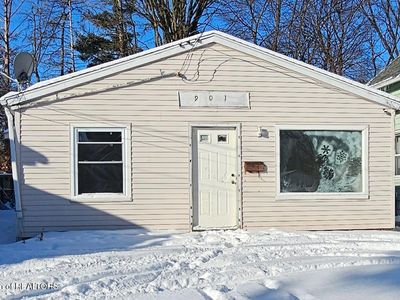 901 Clayton St, Lansing, MI, 48915