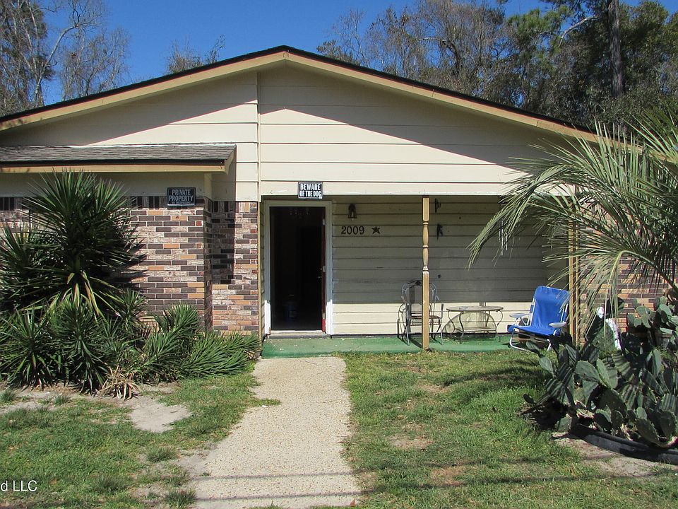 1st image of 2009 North St