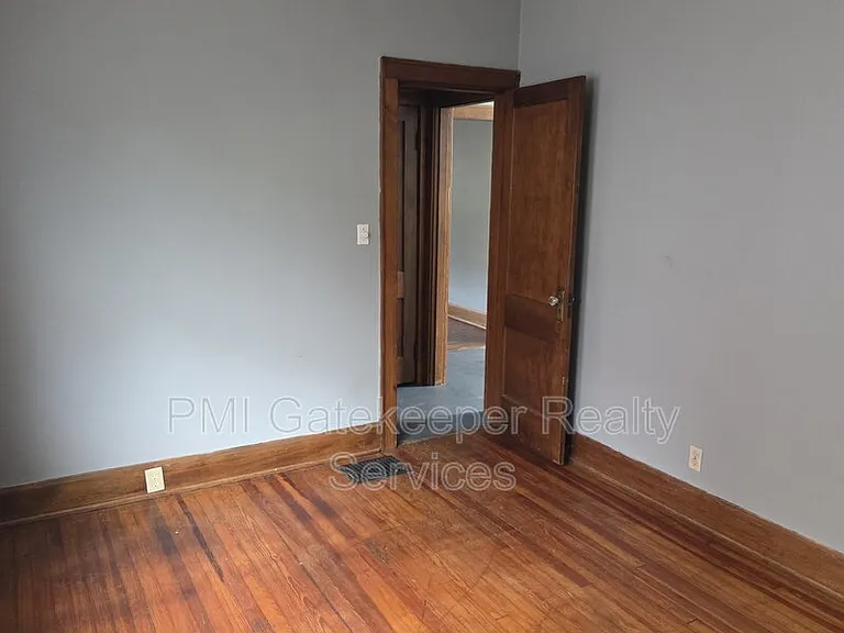 4370 Saint Lawrence Ave #1 — Photo 7