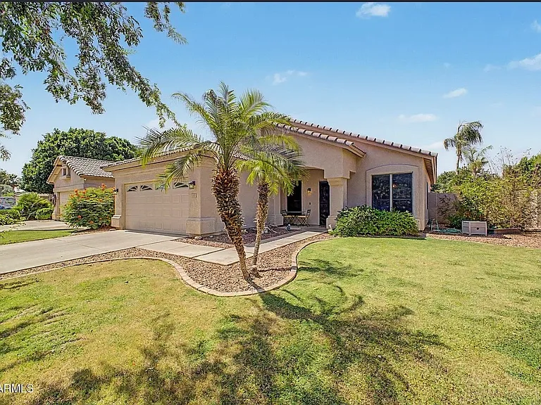 1852 W Havasu Way — Photo 2