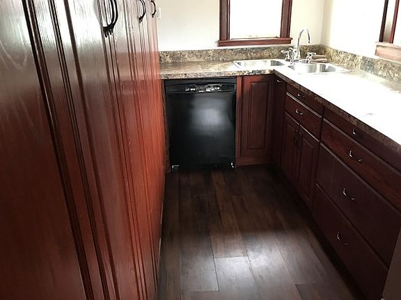 5th image of 401 NE Avenue A