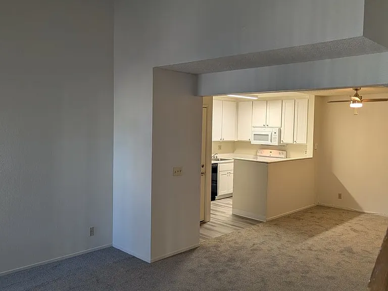 Eastlake Apartments — Photo 51