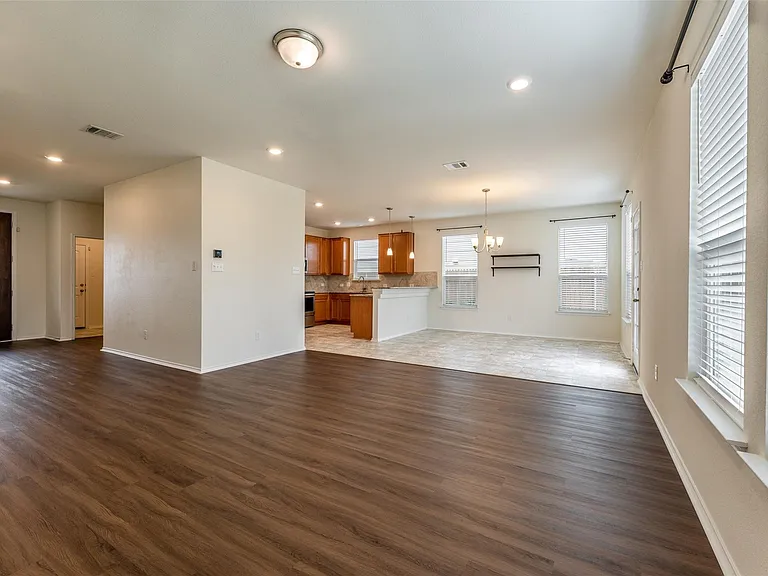 13709 Vigilance St — Photo 5