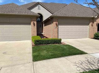 33825 Michigamme Dr, Chesterfield, MI 48047