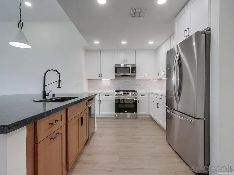 10190 Drumcliff Ave — Photo 14