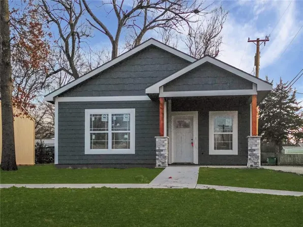 612 E 6th St, Ottawa, KS 66067