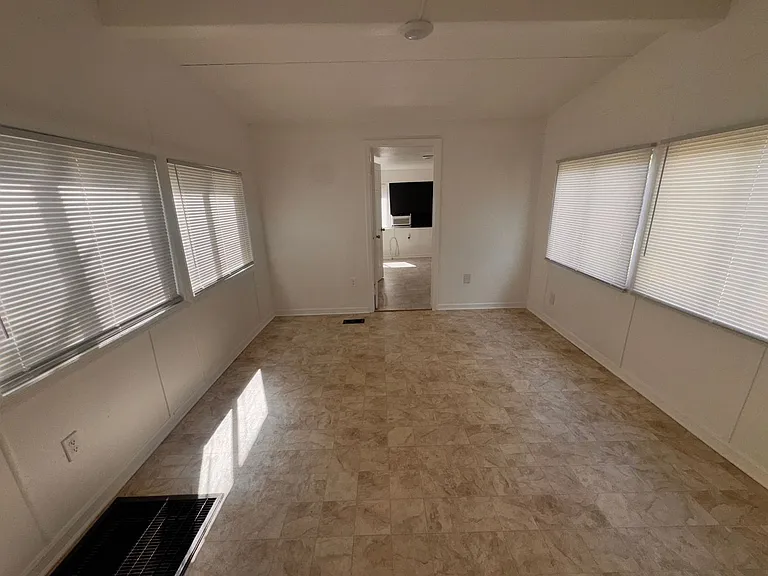1137 S Christiana Ave — Photo 3