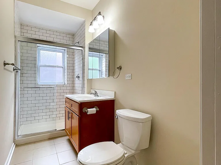 Necedah at 4740-4748 South Greenwood — Photo 12