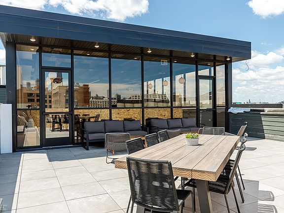 3rd image of 729 N Sangamon St #203