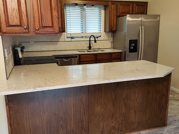 5th image of 1633 W 20th St