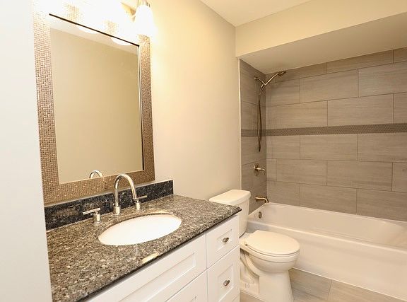 4th image of 5160 Roberta Ln