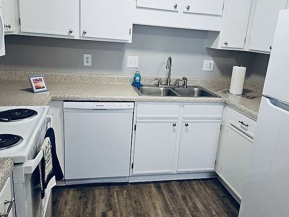 3rd image of 1101 Brookway West Dr #1413