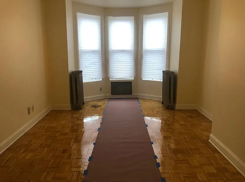 3 bed, 1100 sqft, $2,950 — Photo 2