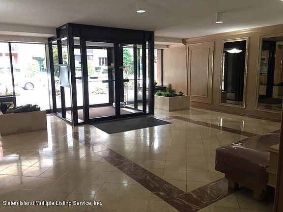 3rd image of 40 Wellington Ct APT 4B