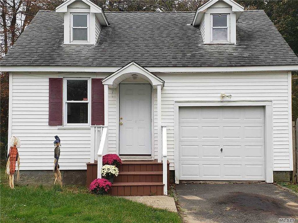 1st image of 66 Dahlia Dr