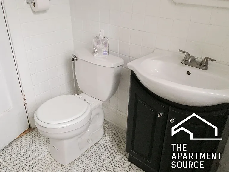 3817 N Lawndale Ave #2W — Photo 8