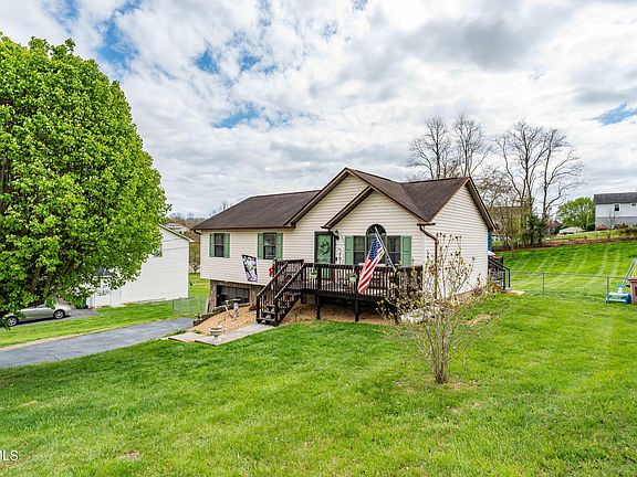 4th image of 253 Springview Dr