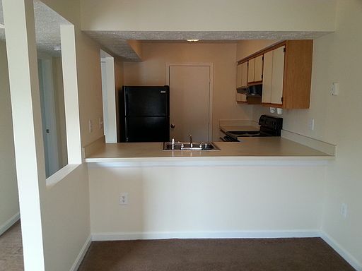 3rd image of 46354 Columbus Dr
