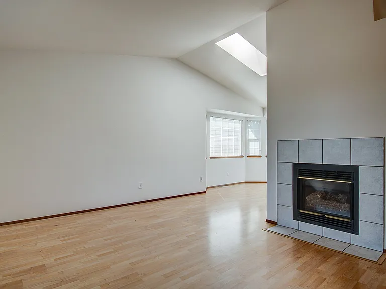 1725 SW Nienhuis St — Photo 6
