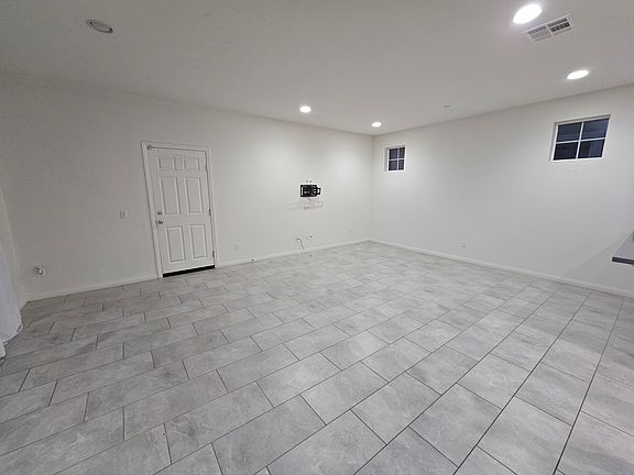 3rd image of 6046 Snapdragon St