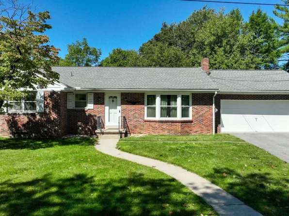 42 Oak Ln, Stevens, PA 17578