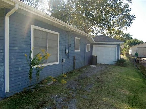 3rd image of 716 Newton St