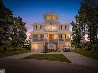 57 Eagle Crest Dr, Waverly, GA 31565