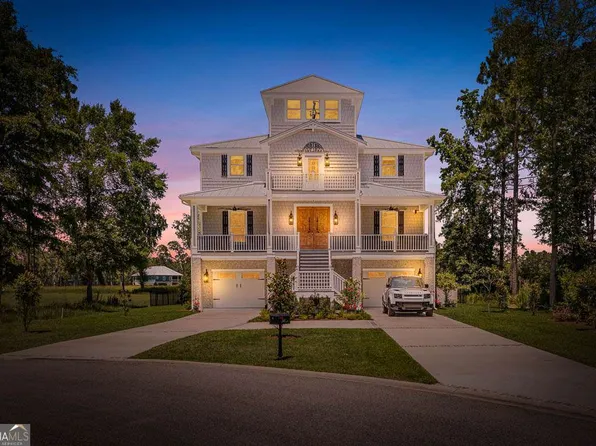 57 Eagle Crest Dr, Waverly, GA 31565