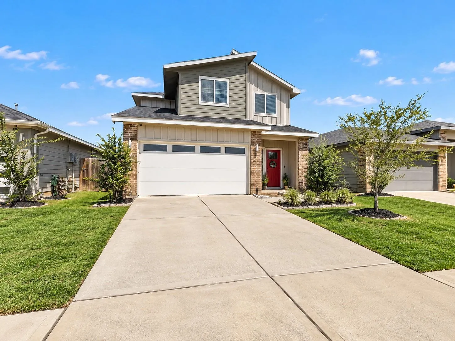 4 bed, 2.5 bath, 2104 sqft, $2,600 — Photo 3