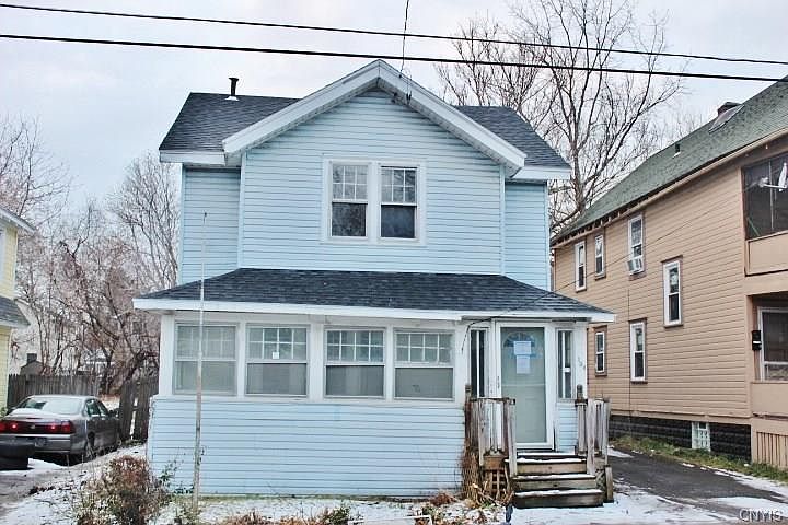 1st image of 104 Lydell St