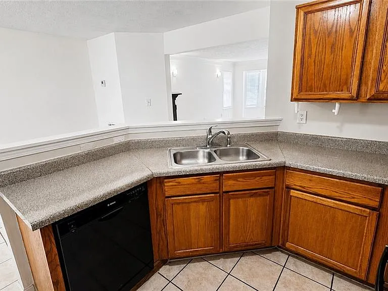 1271 Vintage Pointe Dr — Photo 2