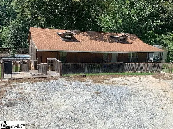 121 Shadowbrook Ct, Easley, SC 29640