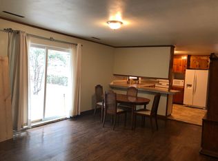 1414 White Dr, Charleston, SC 29407