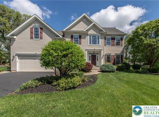5383 Greenbriar Dr, Bethlehem, PA 18017