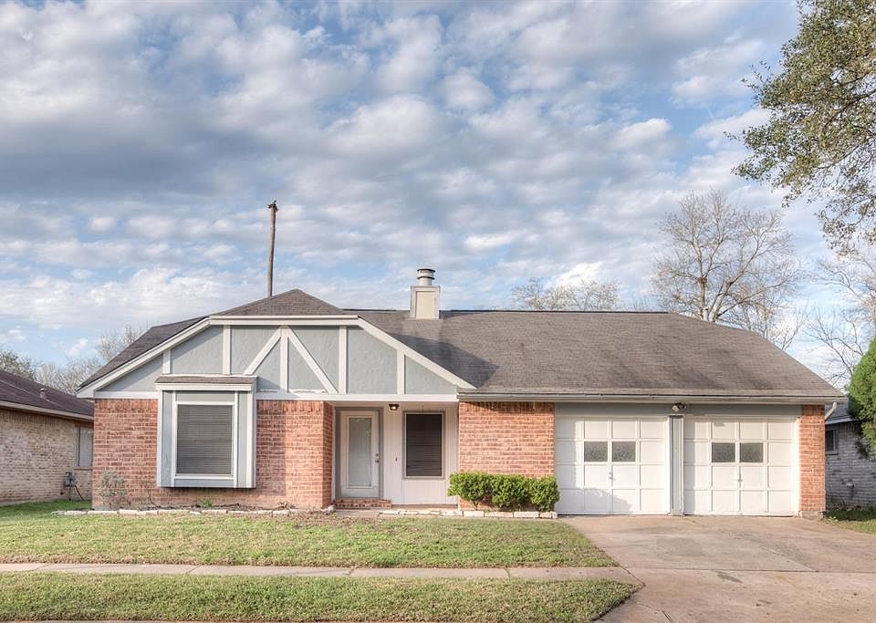 1st image of 20022 Crazy Horse Circle Dr