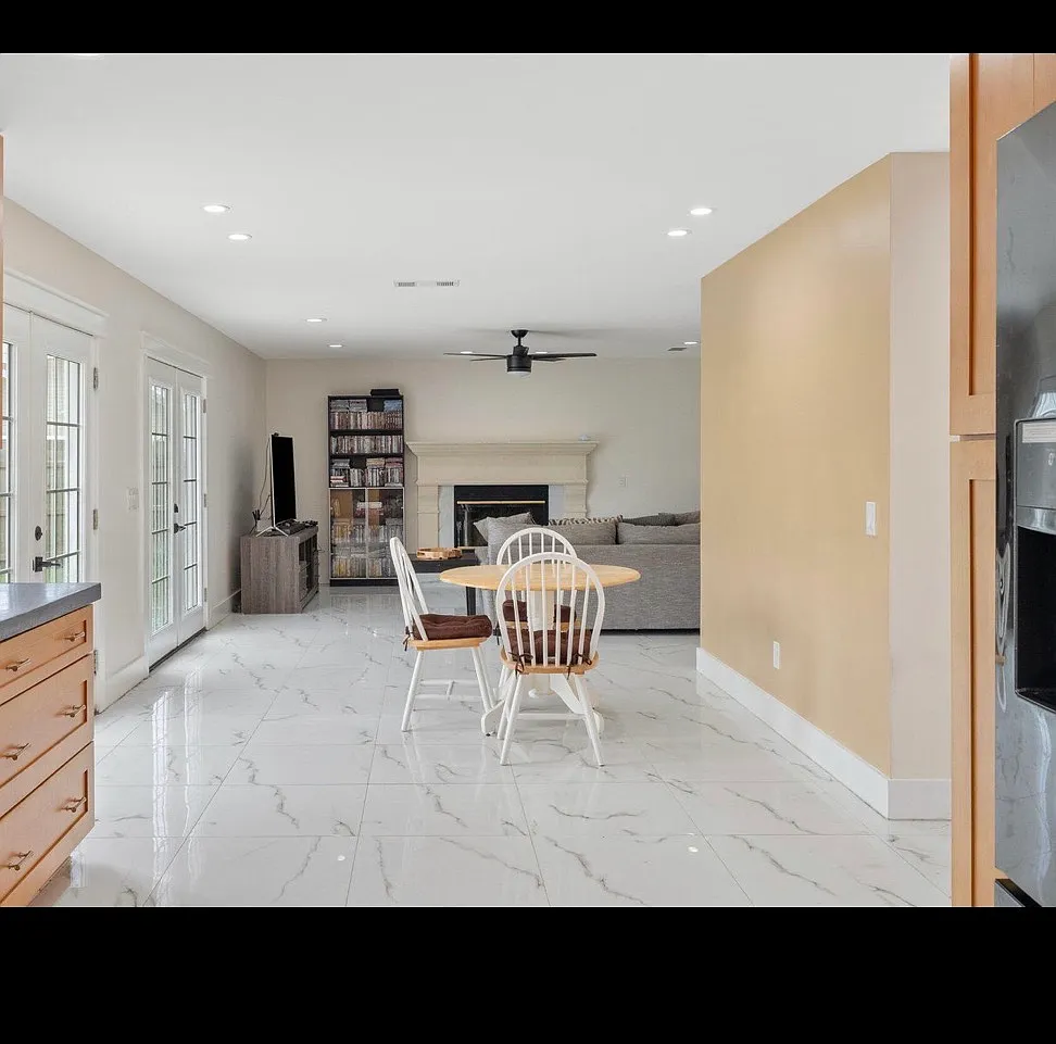 4 bed, 2400 sqft, $3,000 — Photo 3