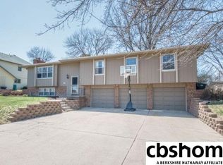 1018 N 145th Cir, Omaha, NE 68154
