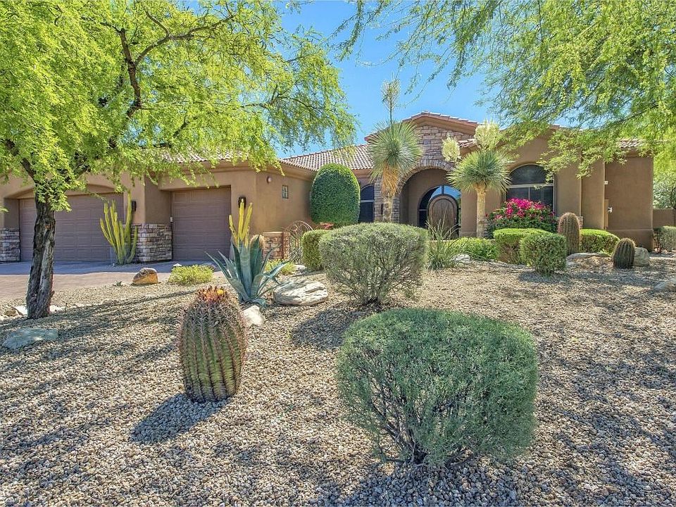 002_Beautiful Curb Appeal