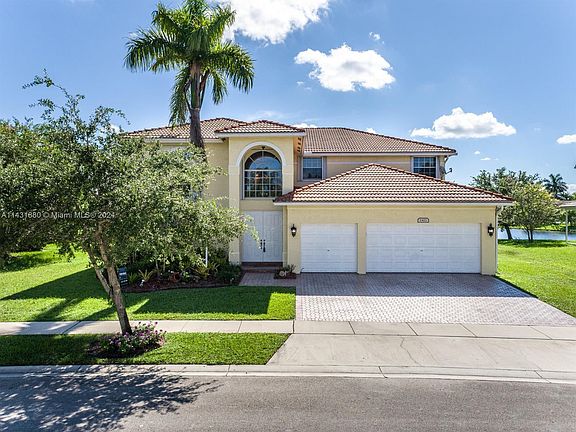 2nd image of 1421 NW 138th Way