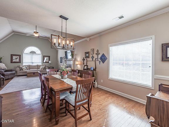 2nd image of 111 Henderson Rd