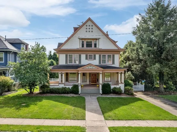 11 Hamilton Avenue, Wheeling, WV 26003