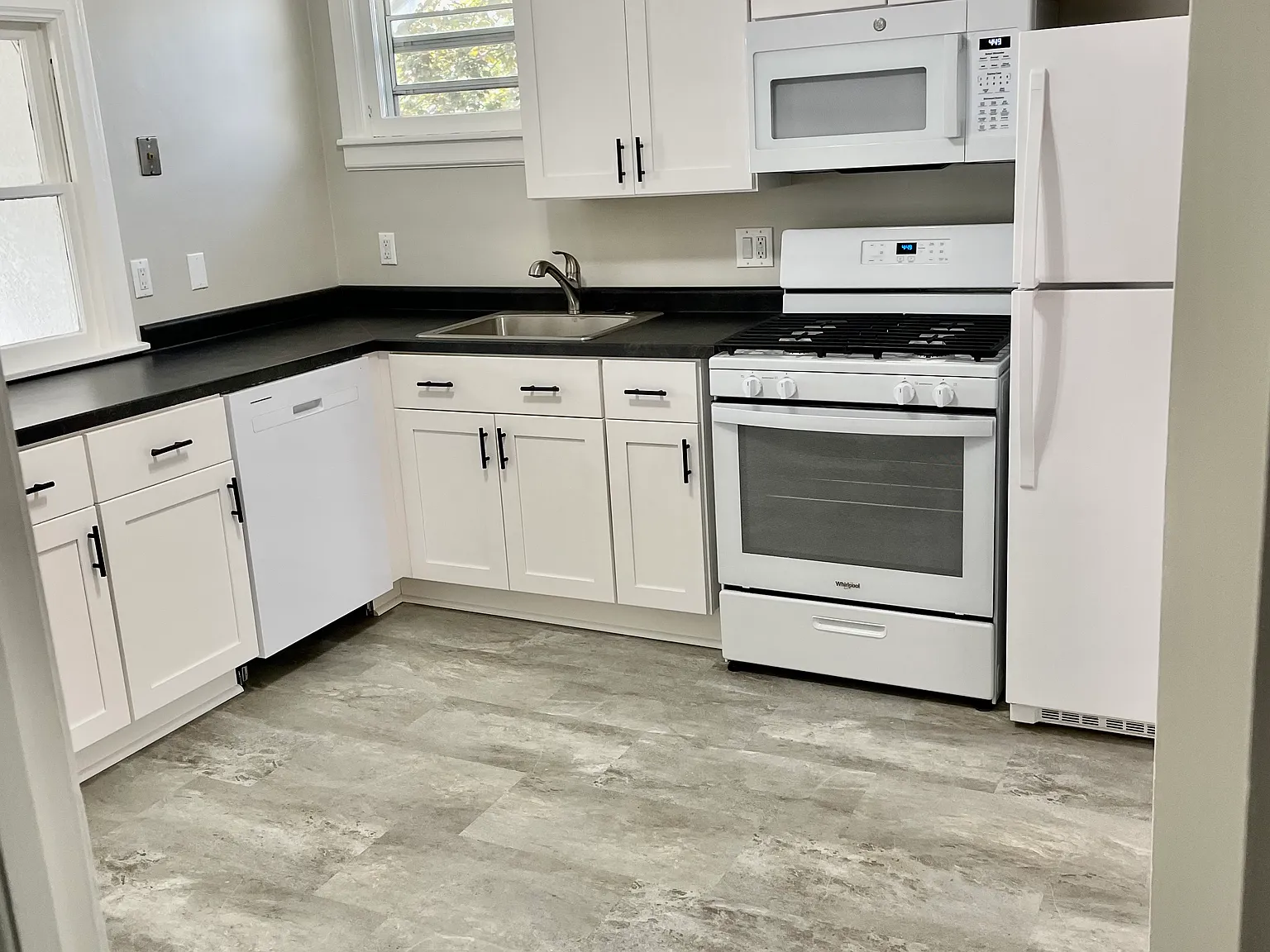 2 bed, 900 sqft, $1,200 — Photo 1