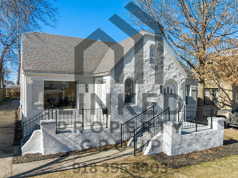 1338 S Florence Ave — Photo 8