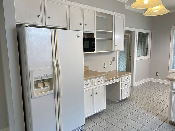 5th image of 9809 Bridgewood Ln