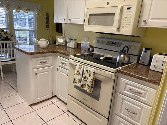 4th image of 428 E Palmer Cir #38