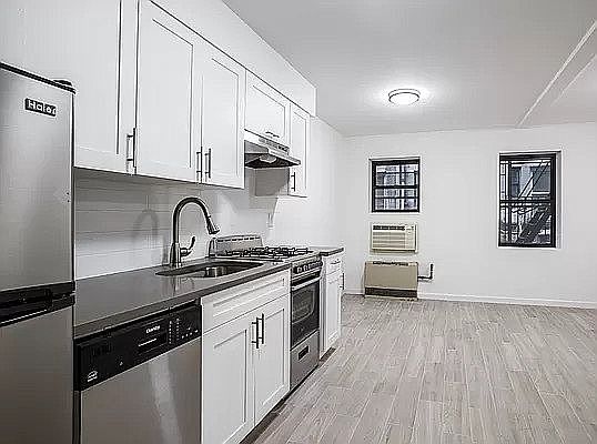 1st image of 187 Hester St APT 1R