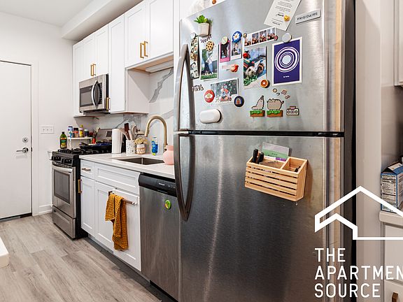3rd image of 4937 N Saint Louis Ave #3S