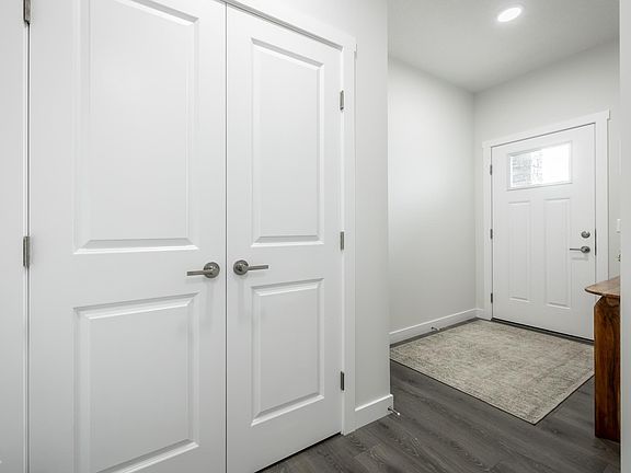 3rd image of 60 Lemon Close