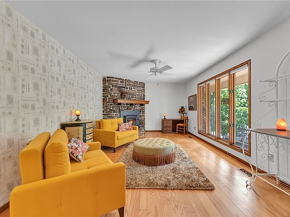 4th image of 30 Basildon Dr