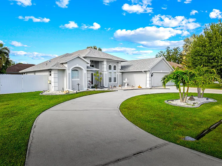 5918 NW Hann Dr — Photo 5